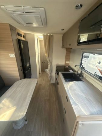 2025 Jayco Discovery Caravan 19.61-3.OB.DY-MY25 image