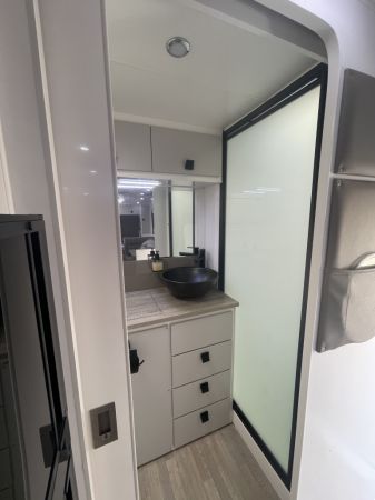 2022 Essential Grant Cruiser Caravan image