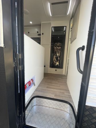 2022 Essential Grant Cruiser Caravan image