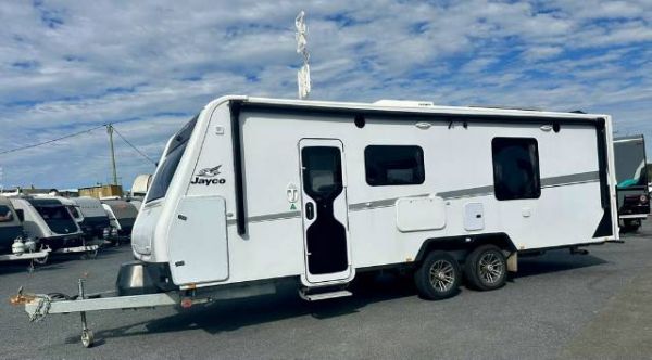 2020 Jayco Silverline 24.75-4 Caravan FRONT KITCHEN image