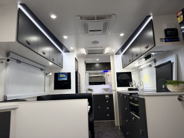 **** Reduced Price *** 2023 Design RV Forerunner Caravan image