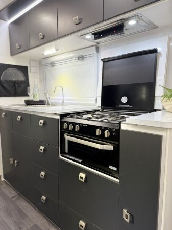 **** Reduced Price *** 2023 Design RV Forerunner Caravan image