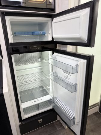 **** Reduced Price *** 2023 Design RV Forerunner Caravan image