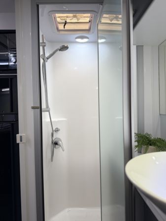 **** Reduced Price *** 2023 Design RV Forerunner Caravan image