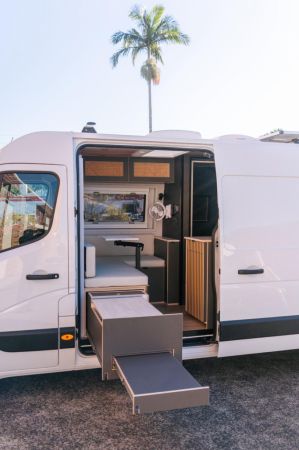 2024 Renault Master LWB Campervan image