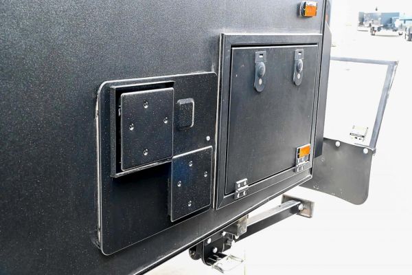 2025 Royal Flair Razor Xt 17'6-1 Caravan image