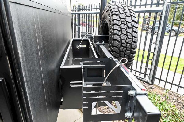 2025 Royal Flair Razor Xt 17'6-1 Caravan image