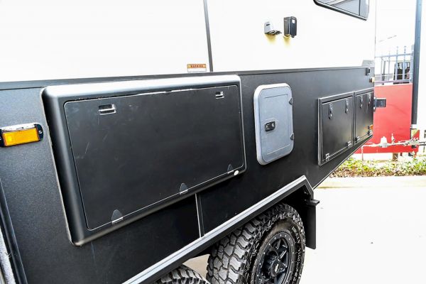 2025 Royal Flair Razor Xt 17'6-1 Caravan image