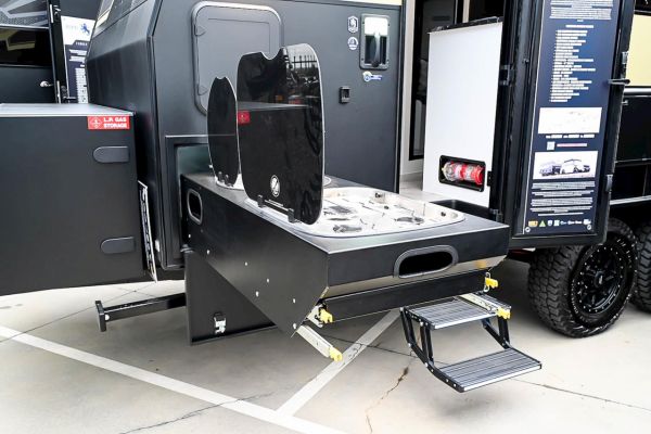 2025 Royal Flair Razor Xt 17'6-1 Caravan image