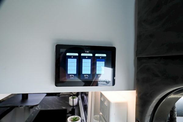 2025 Royal Flair Razor Xt 17'6-1 Caravan image