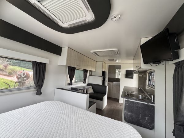2017 Bailey Astro Rangefinder Caravan image