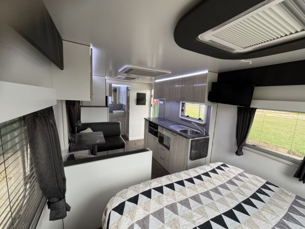 2017 Bailey Astro Rangefinder Caravan image
