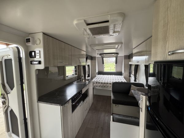 2017 Bailey Astro Rangefinder Caravan image