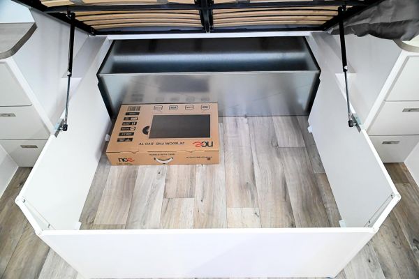 2025 Design RV Odyssey V5-2 Caravan image