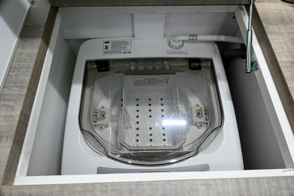 2025 Design RV Odyssey V5-2 Caravan image