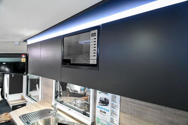 2025 Design RV Odyssey V7 Caravan image