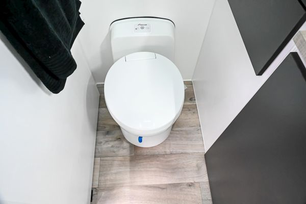 2025 Design RV Odyssey V7 Caravan image