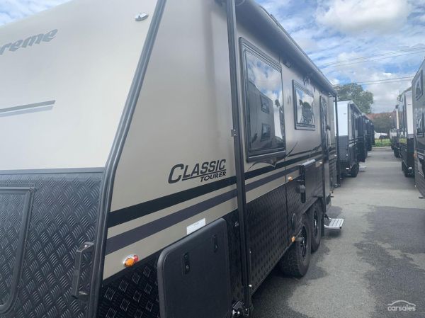 2025 Supreme 2000_R_K1E1_T Classic Tourer 20' image