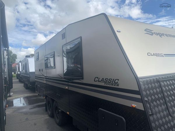 2025 Supreme 2000_R_K1E1_T Classic Tourer 20' image