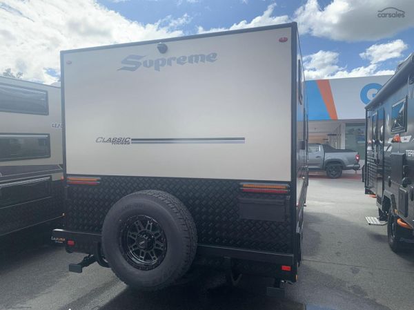 2025 Supreme 2000_R_K1E1_T Classic Tourer 20' image