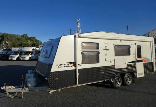 2015 Olympic Javelin Xl Caravan 21' ISLAND BED image