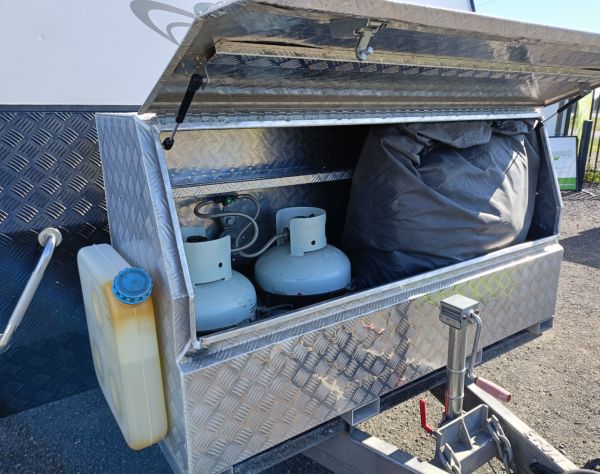 2017 Safari Delta 186 Ensuite Full Caravan image