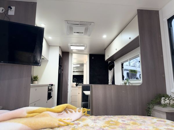 2023 Jayco Starcraft 19-61.2 Caravan image