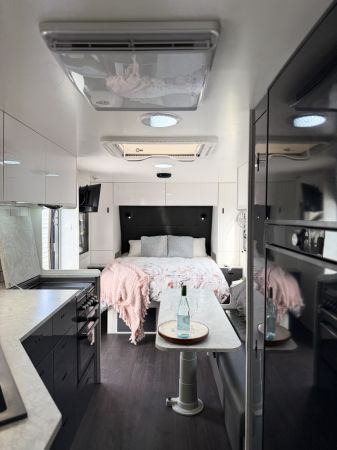 2022 Retreat WHITSUNDAY Caravan image