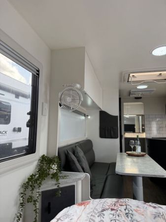 2022 Retreat WHITSUNDAY Caravan image