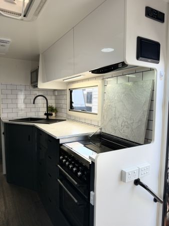 2022 Retreat WHITSUNDAY Caravan image