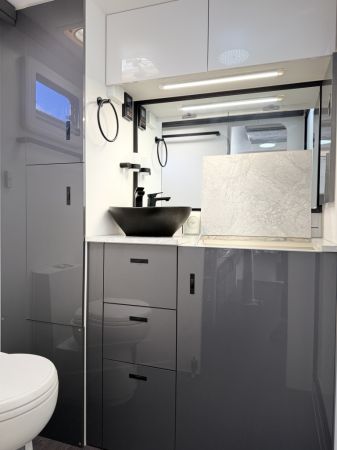 2022 Retreat WHITSUNDAY Caravan image