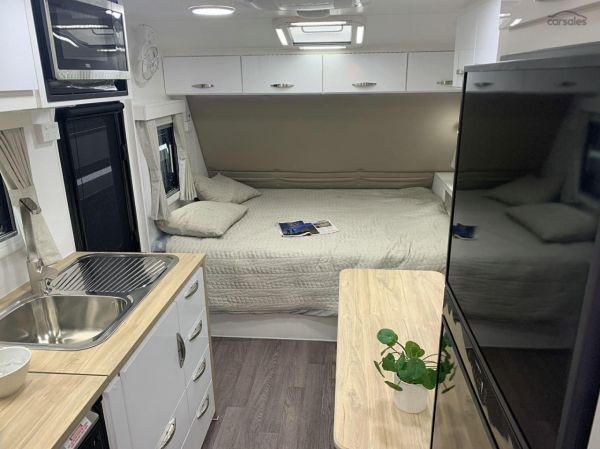 2025 Supreme 1560_C_K1E3_S Territory Hybrid 15'6 image