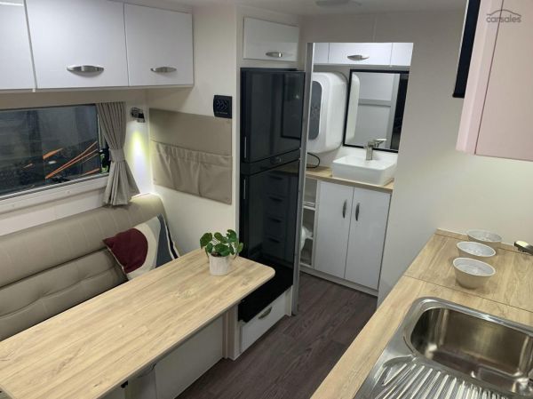 2025 Supreme 1560_C_K1E3_S Territory Hybrid 15'6 image