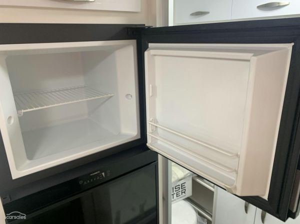 2025 Supreme 1560_C_K1E3_S Territory Hybrid 15'6 image