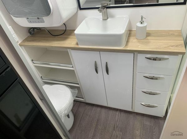 2025 Supreme 1560_C_K1E3_S Territory Hybrid 15'6 image