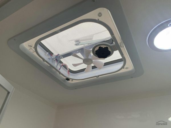 2025 Supreme 1560_C_K1E3_S Territory Hybrid 15'6 image