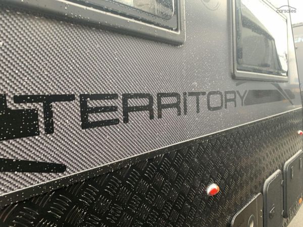 2025 Supreme 1560_C_K1E3_S Territory Hybrid 15'6 image