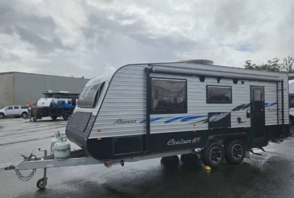 2015 Regent Cruiser All Terrain Off Road Caravan 19'6 SEMI OFF ROAD image