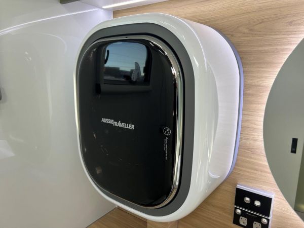 NEW 2025 Majestic Navigator 19'6 Caravan image