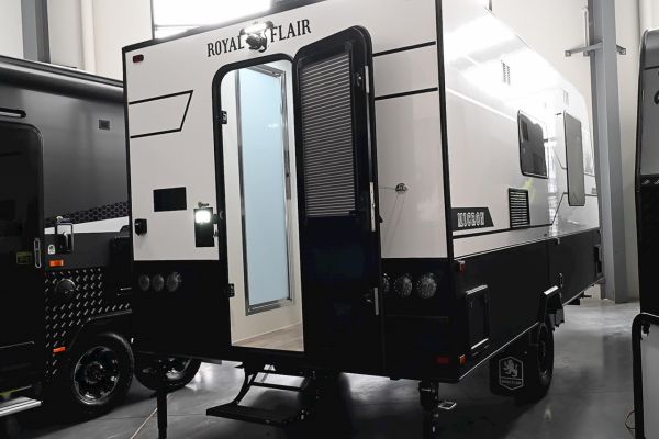 2025 Royal Flair Micron 16'6-1 Caravan image