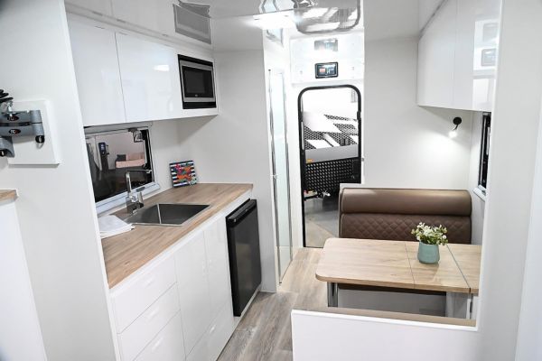 2025 Royal Flair Micron 16'6-1 Caravan image