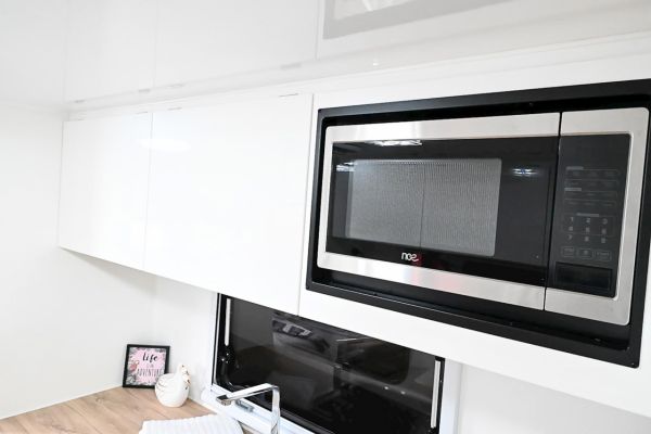 2025 Royal Flair Micron 16'6-1 Caravan image