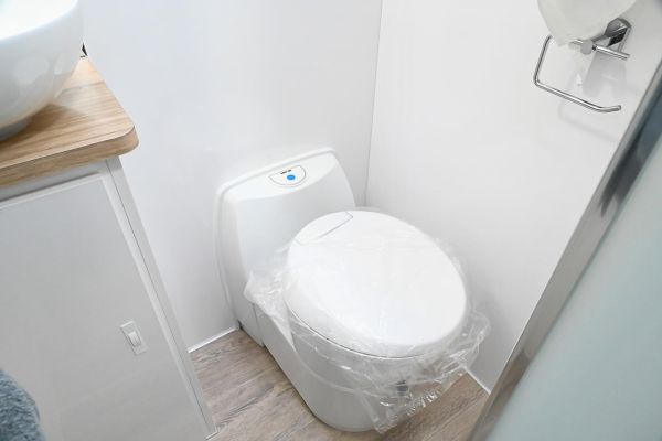 2025 Royal Flair Micron 16'6-1 Caravan image