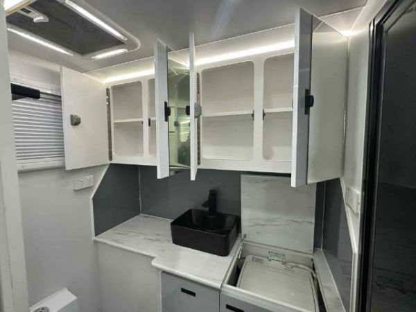 2023 Goodlife RV Tourer 19Md Caravan 19' ANGLE KITCHEN image