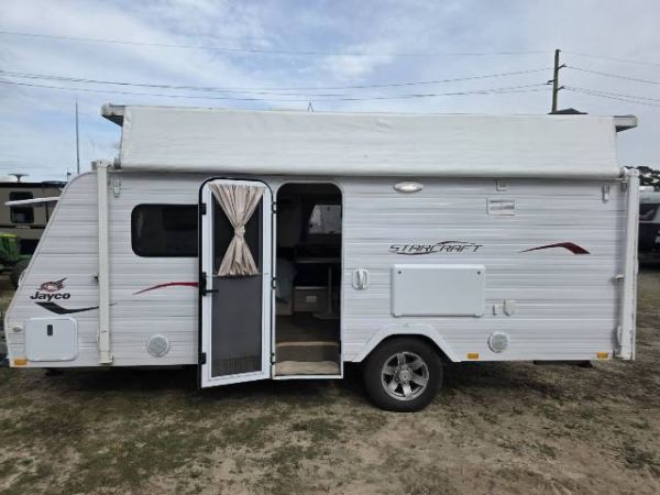2016 Jayco Starcraft 16.67 Pop Top SINGLE BEDS image