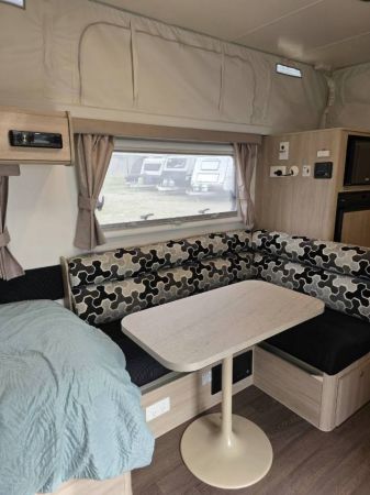 2016 Jayco Starcraft 16.67 Pop Top SINGLE BEDS image