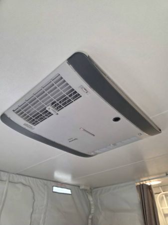 2016 Jayco Starcraft 16.67 Pop Top SINGLE BEDS image