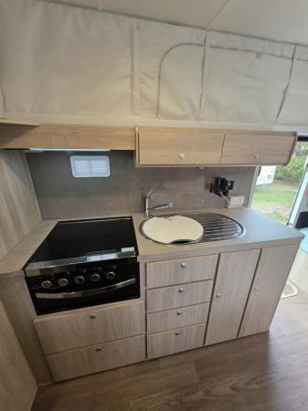2016 Jayco Starcraft 16.67 Pop Top SINGLE BEDS image