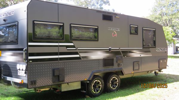 2019 Vacationer Roadtracker Caravan image