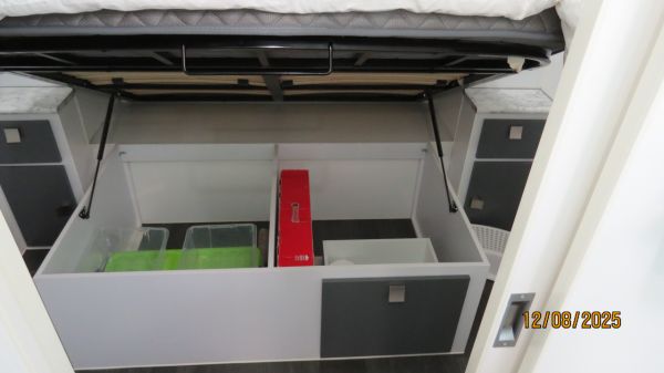 2019 Vacationer Roadtracker Caravan image